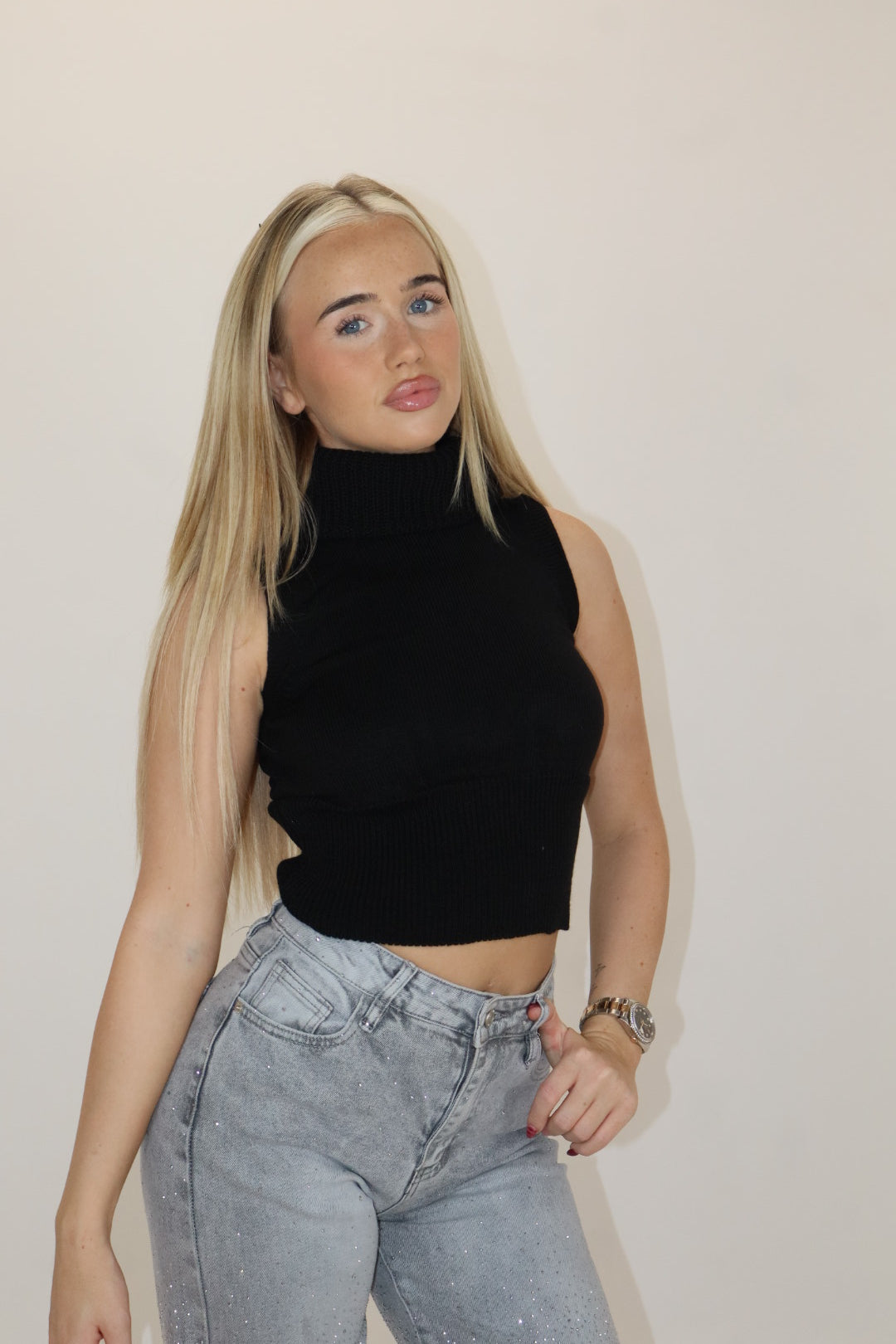 “Baby Spice” Sleeveless Knit Jumper In Black