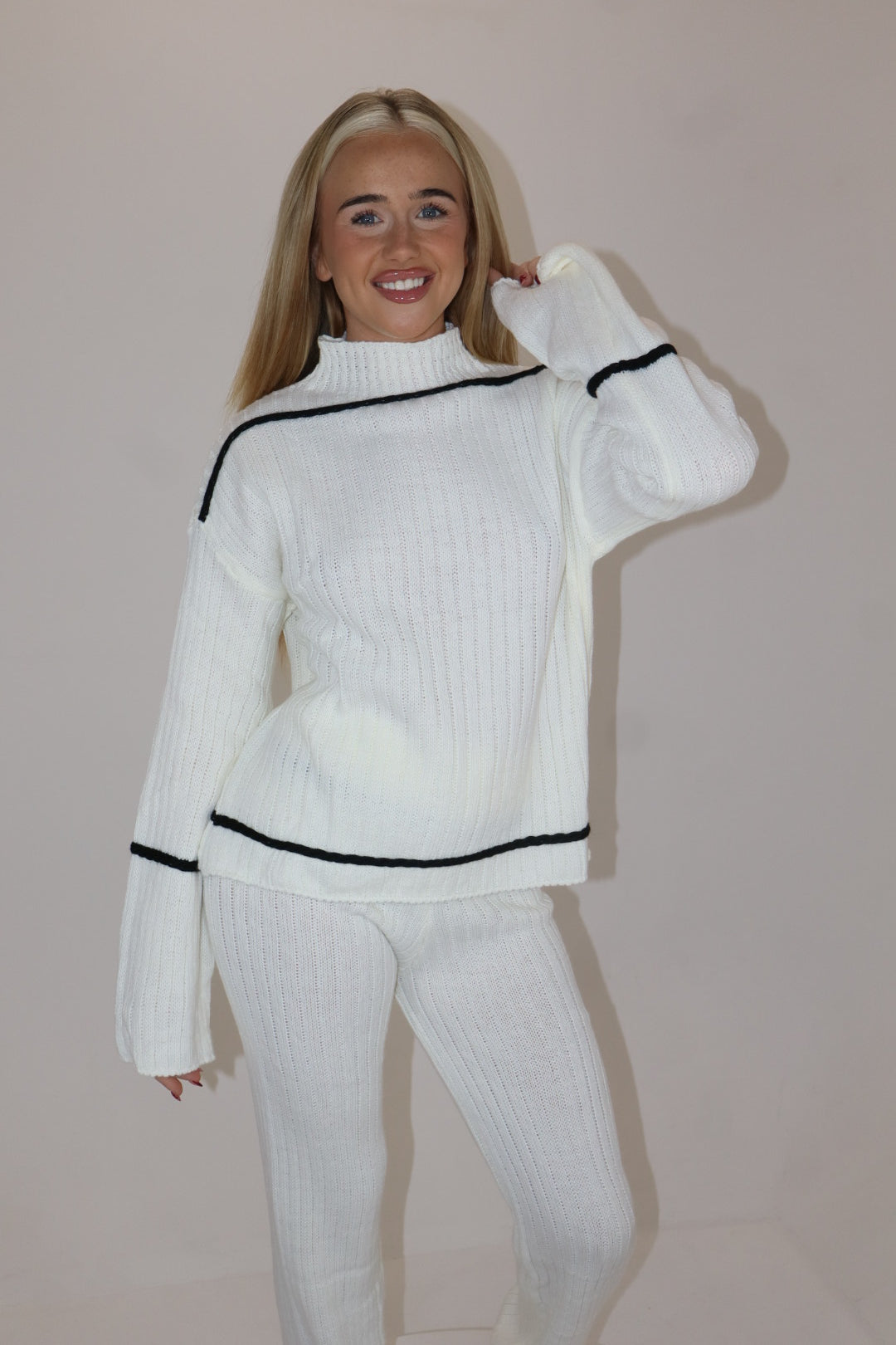 “Snug” Set In White