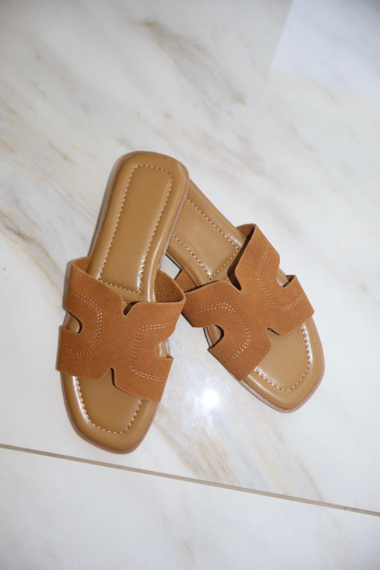 ‘Tan’ Sliders In Brown