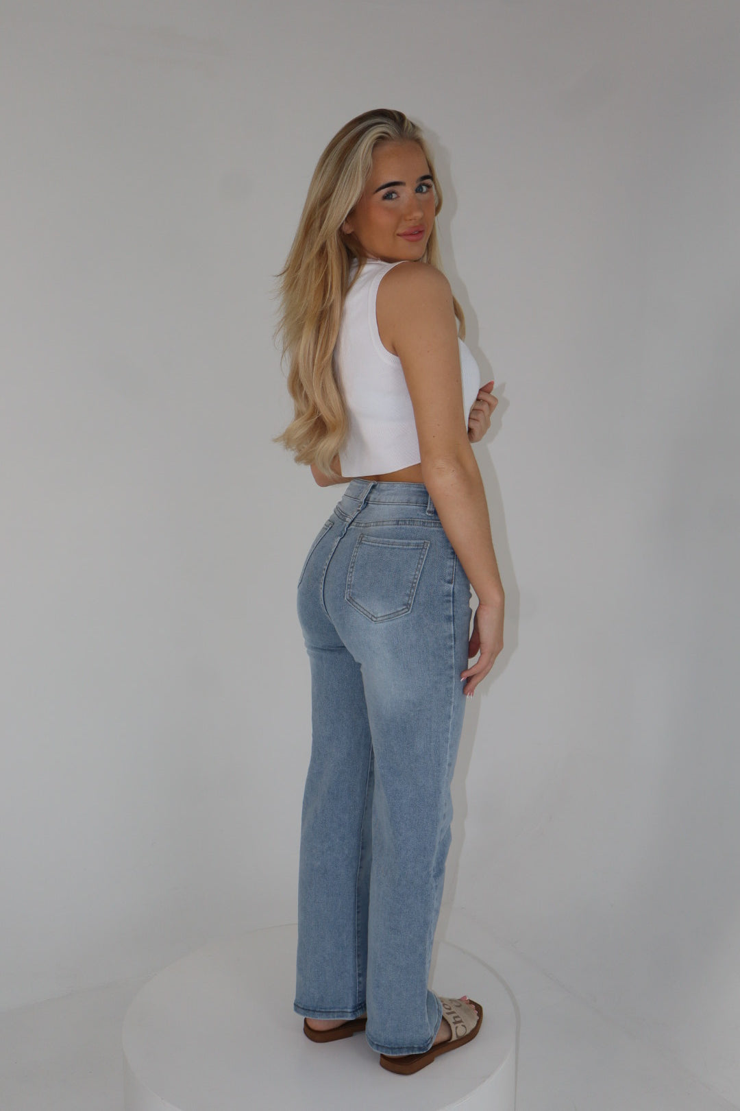 'Buckle' Jeans