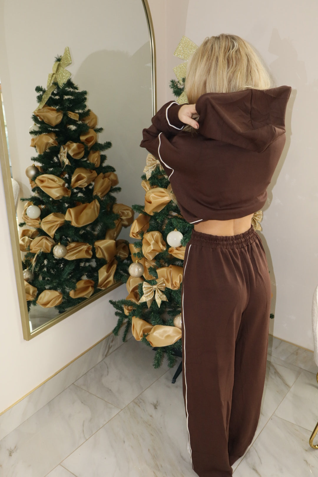 'Walnut' Set In Brown